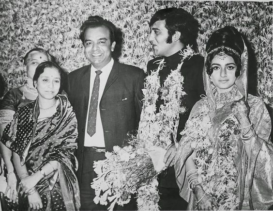 The wedding of Bollywood actor and former Minister of State for External Affairs of India Vinod Khanna and Gitanjali Taleyarkhan in 1971. “Vinod in his first marriage in 70s” © Syed Ammar Alvi, 2019, CC-BY-SA 3.0